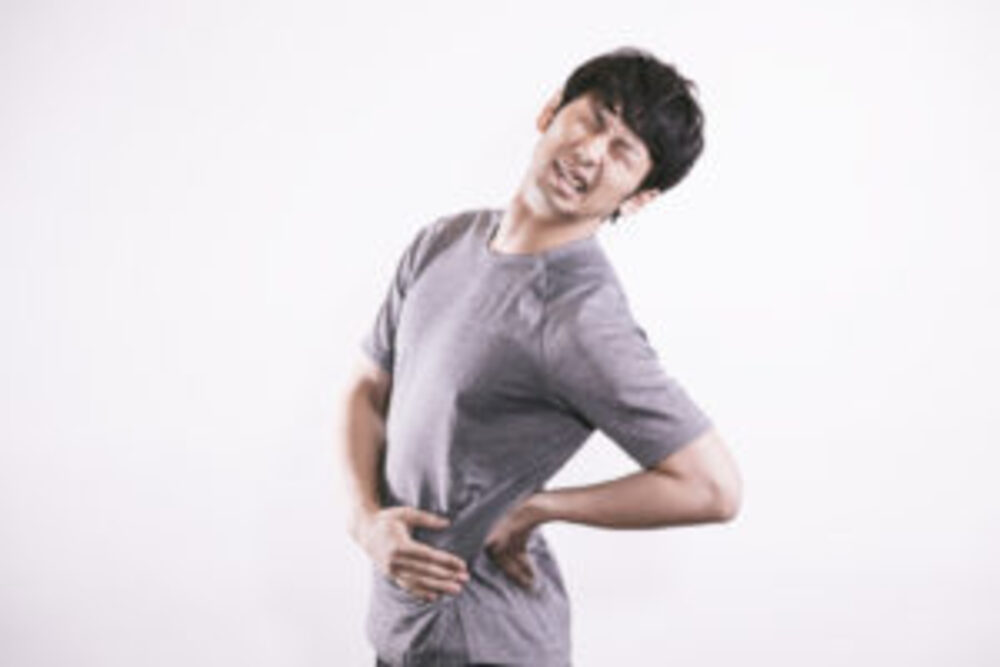 伸展型腰痛椎間関節障害で痛む人